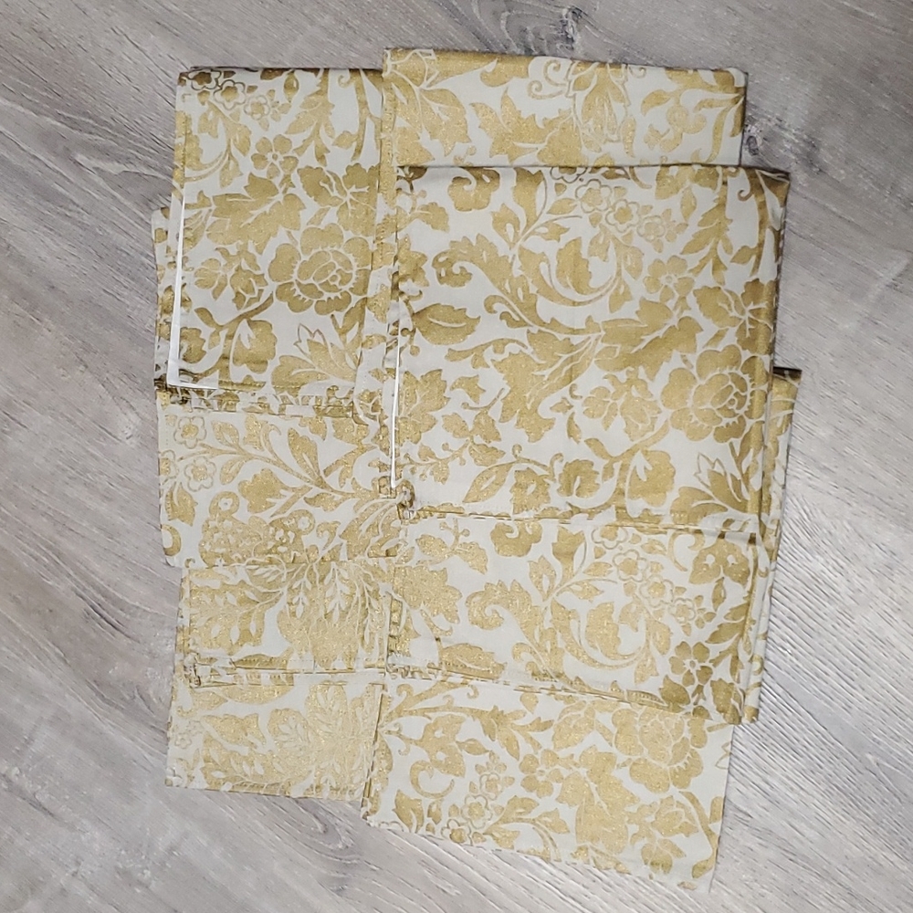 Williams Sonoma Bundle Lit of 8 cotton table napkins floral gold